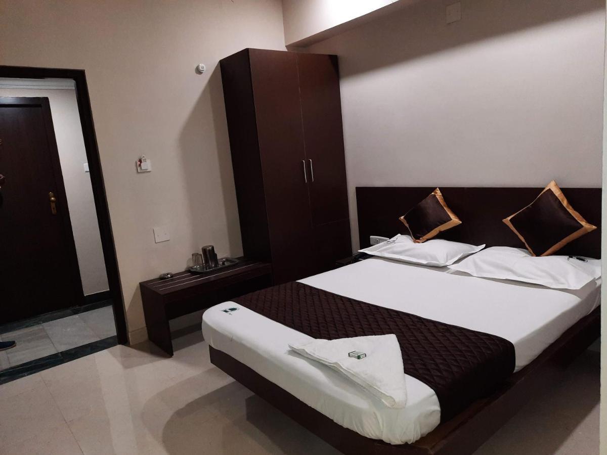Hotel Aiba Regency Коимбатур Экстерьер фото