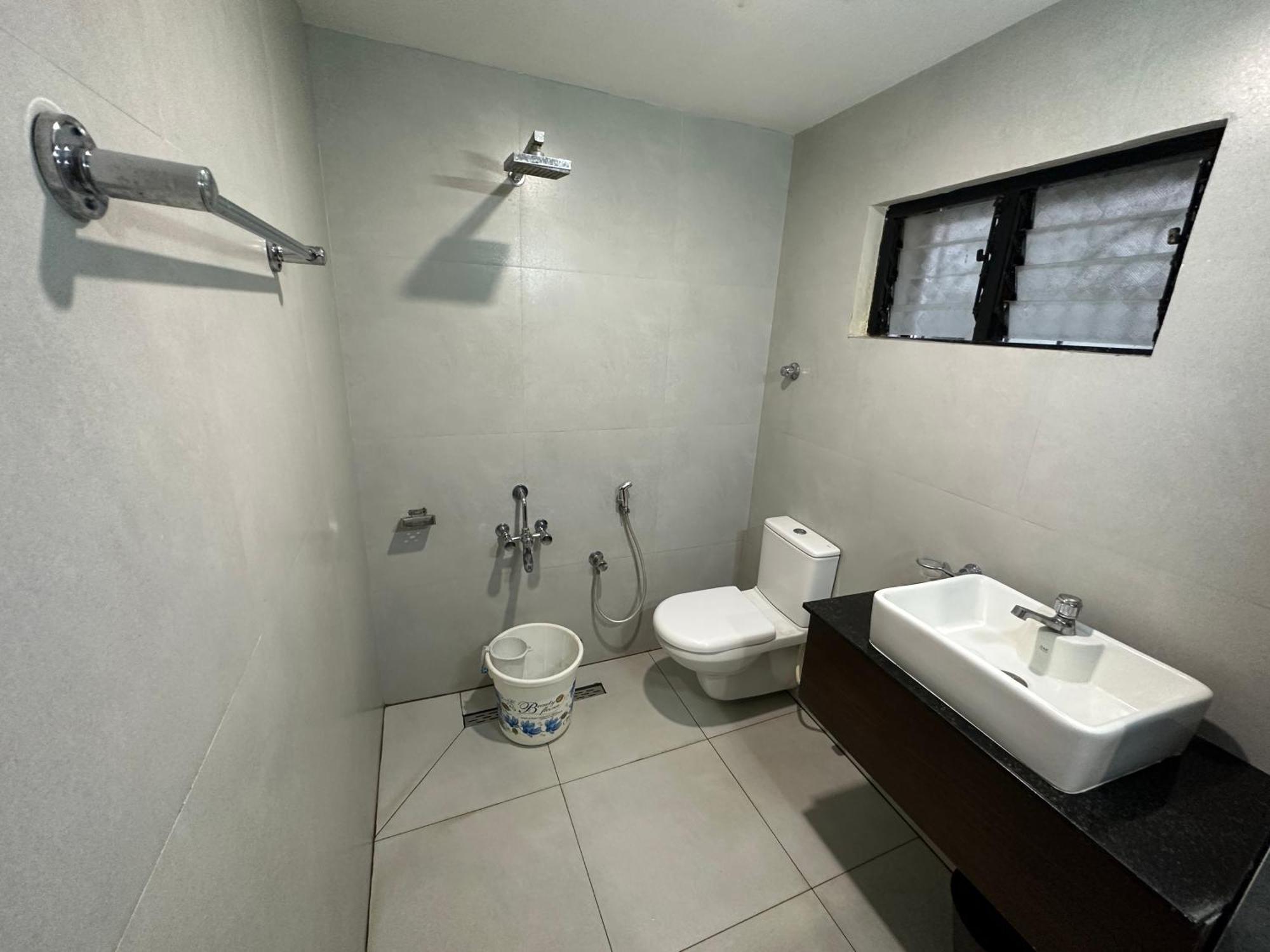 Hotel Aiba Regency Коимбатур Экстерьер фото